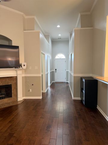 2241 PURPLE LEAF LANE LN E, Cordova, TN 38016