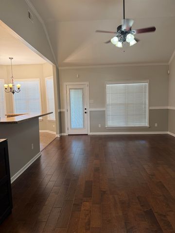 2241 PURPLE LEAF LANE LN E, Cordova, TN 38016