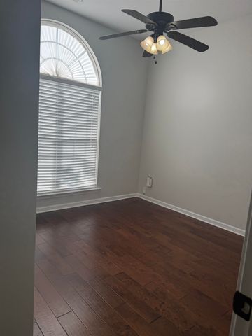 2241 PURPLE LEAF LANE LN E, Cordova, TN 38016