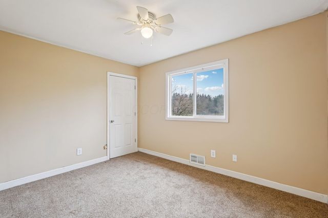 749 Carryback Drive SW, Pataskala, OH 43062