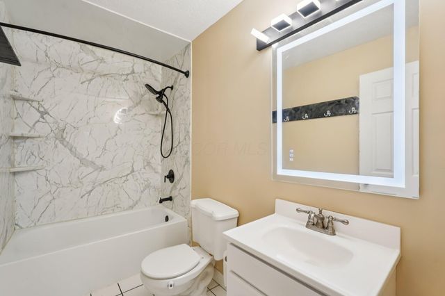 749 Carryback Drive SW, Pataskala, OH 43062