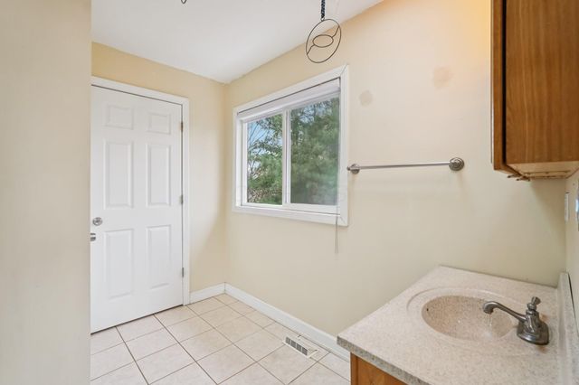 749 Carryback Drive SW, Pataskala, OH 43062