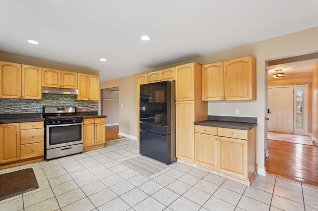 749 Carryback Drive SW, Pataskala, OH 43062