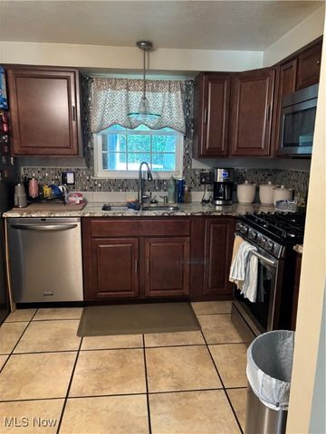 809 Wellmon Street, Bedford, OH 44146