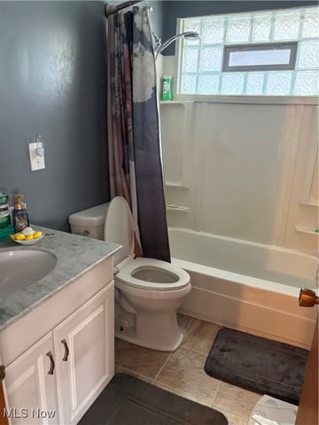 809 Wellmon Street, Bedford, OH 44146