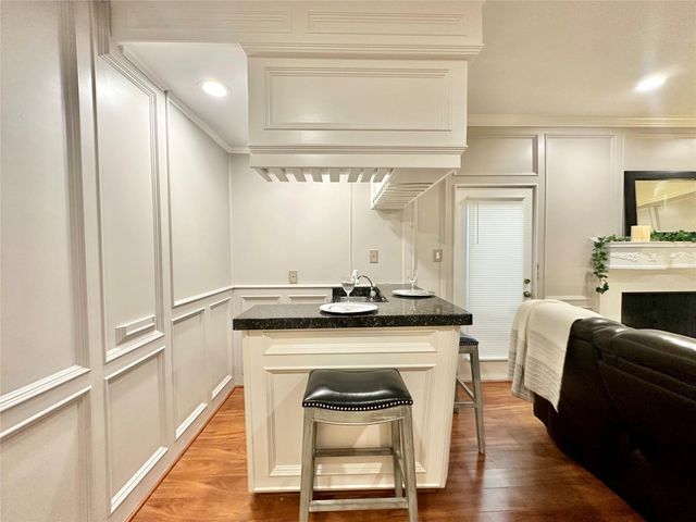 2514 Nantucket Drive C, Houston, TX 77057