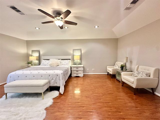 2514 Nantucket Drive C, Houston, TX 77057