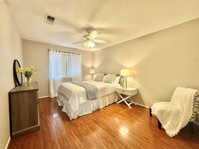 2514 Nantucket Drive C, Houston, TX 77057