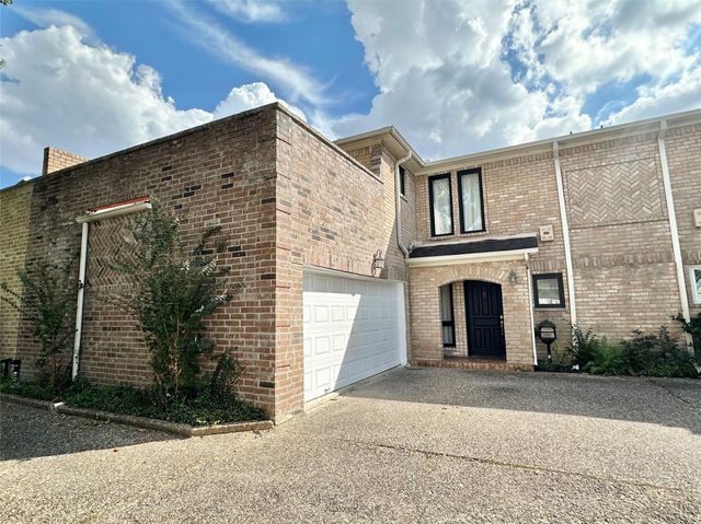 2514 Nantucket Drive C, Houston, TX 77057