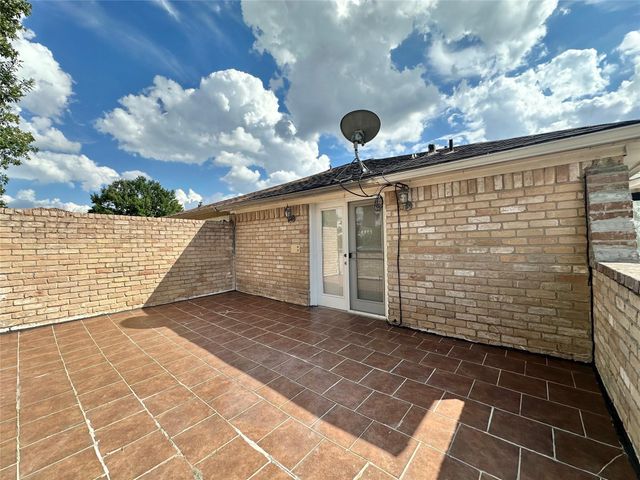 2514 Nantucket Drive C, Houston, TX 77057