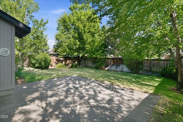21164 Copperfield Avenue, Bend, OR 97702