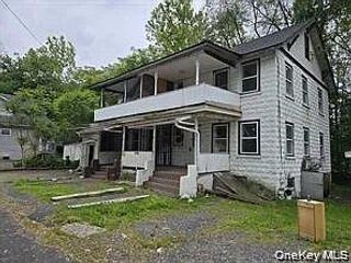 19 TYRONE THOMAS Lane, Ellenville, NY 12428