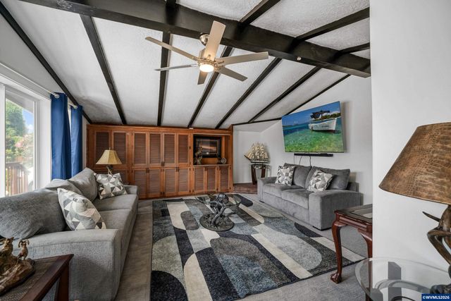 2341 NE 35th St, Lincoln City, OR 97367