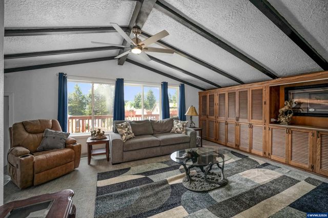 2341 NE 35th St, Lincoln City, OR 97367