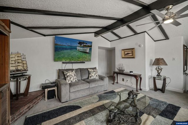2341 NE 35th St, Lincoln City, OR 97367