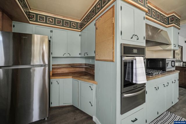 2341 NE 35th St, Lincoln City, OR 97367
