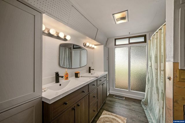 2341 NE 35th St, Lincoln City, OR 97367