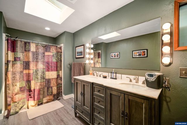 2341 NE 35th St, Lincoln City, OR 97367