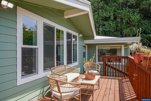 2341 NE 35th St, Lincoln City, OR 97367