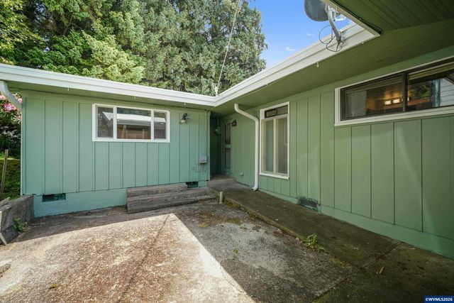 2341 NE 35th St, Lincoln City, OR 97367