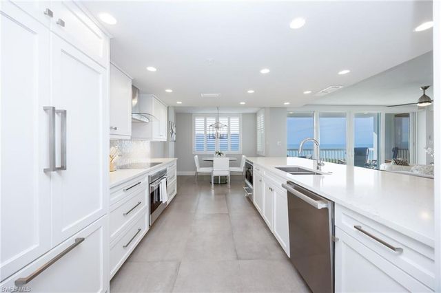 6573 MARISS LOOP # 2005, Naples, FL 34108