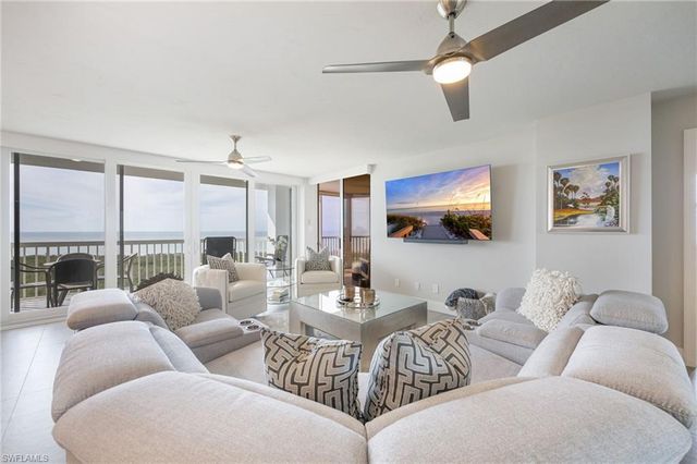 6573 MARISS LOOP # 2005, Naples, FL 34108