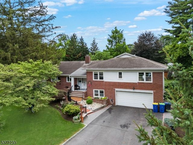 180 Farm Ln, Bound Brook Boro, NJ 08805