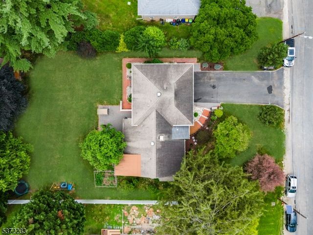 180 Farm Ln, Bound Brook Boro, NJ 08805