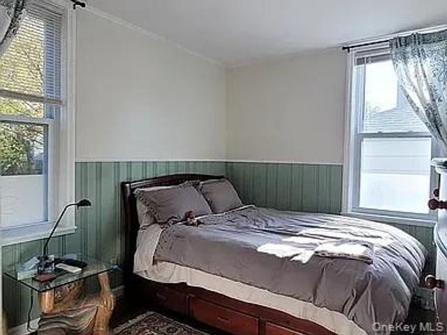 182 Lowell Avenue upper, Floral Park, NY 11001