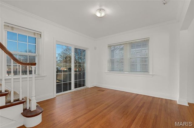 9 Holly Drive, Webster Groves, MO 63119