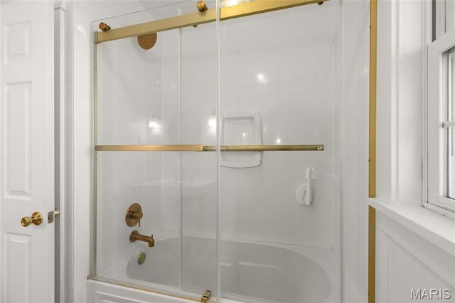 9 Holly Drive, Webster Groves, MO 63119