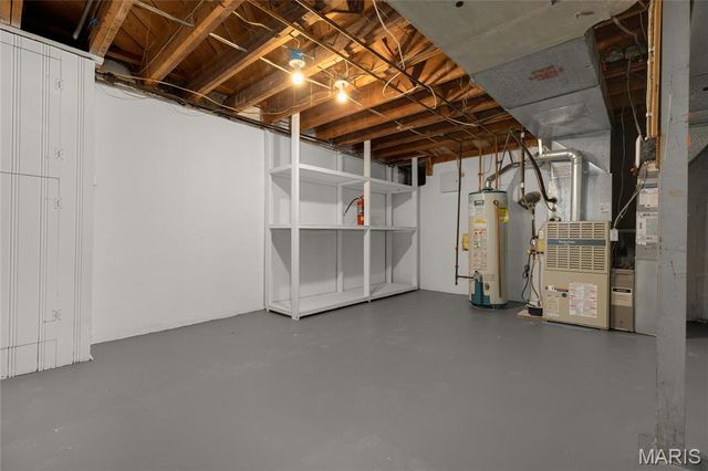 9 Holly Drive, Webster Groves, MO 63119