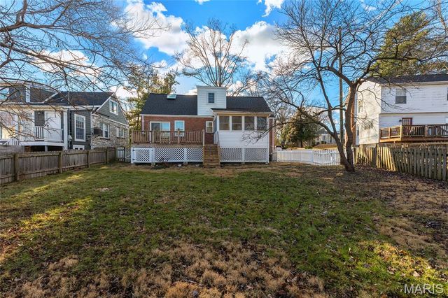 9 Holly Drive, Webster Groves, MO 63119