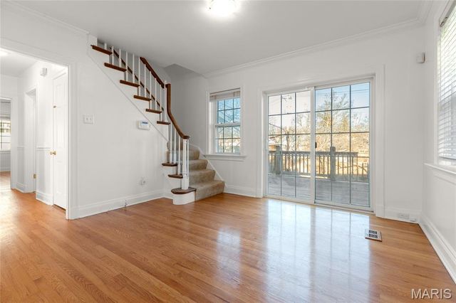 9 Holly Drive, Webster Groves, MO 63119