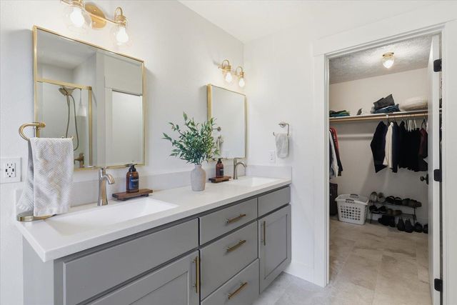 1923 S Mount Vernon Dr, Spokane, WA 99223