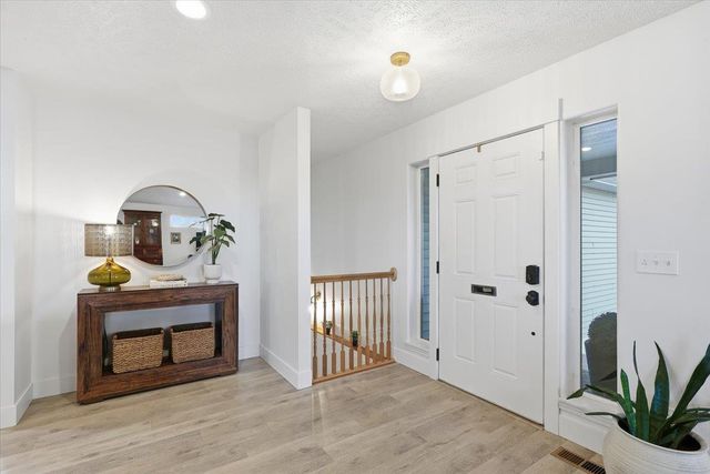 1923 S Mount Vernon Dr, Spokane, WA 99223