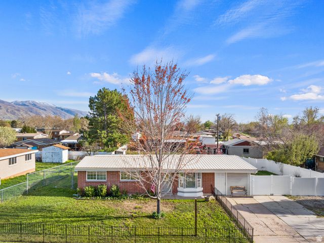 586 E WASATCH DR, Layton, UT 84041