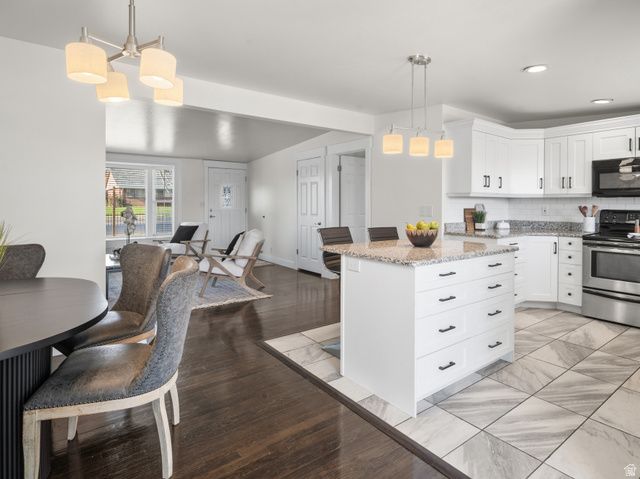 586 E WASATCH DR, Layton, UT 84041