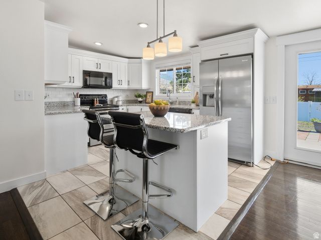 586 E WASATCH DR, Layton, UT 84041