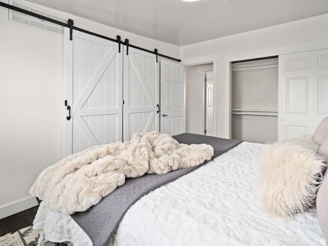 586 E WASATCH DR, Layton, UT 84041