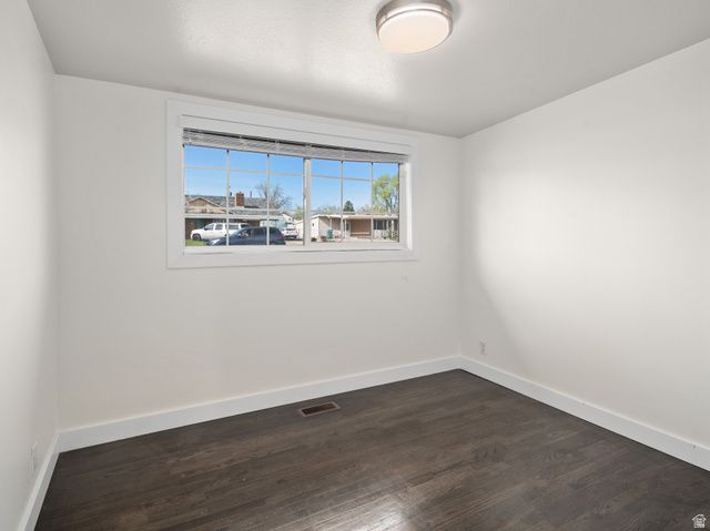 586 E WASATCH DR, Layton, UT 84041