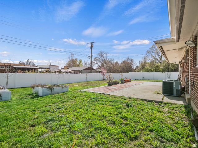 586 E WASATCH DR, Layton, UT 84041