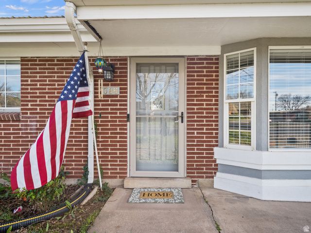 586 E WASATCH DR, Layton, UT 84041