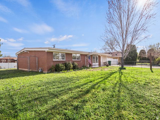 586 E WASATCH DR, Layton, UT 84041