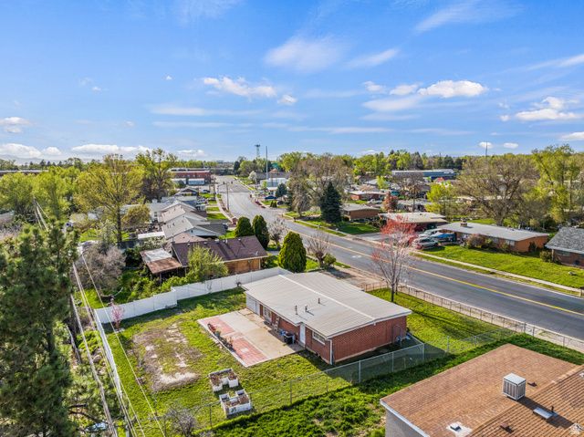 586 E WASATCH DR, Layton, UT 84041