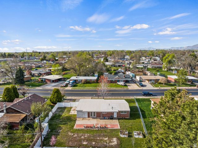 586 E WASATCH DR, Layton, UT 84041