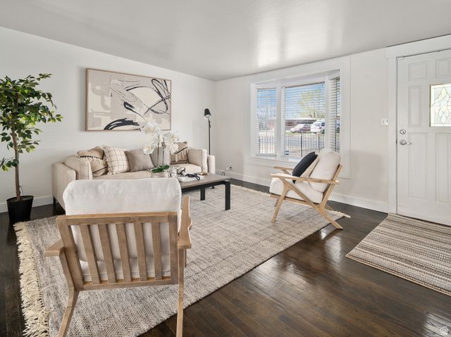 586 E WASATCH DR, Layton, UT 84041