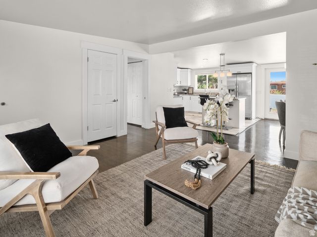 586 E WASATCH DR, Layton, UT 84041