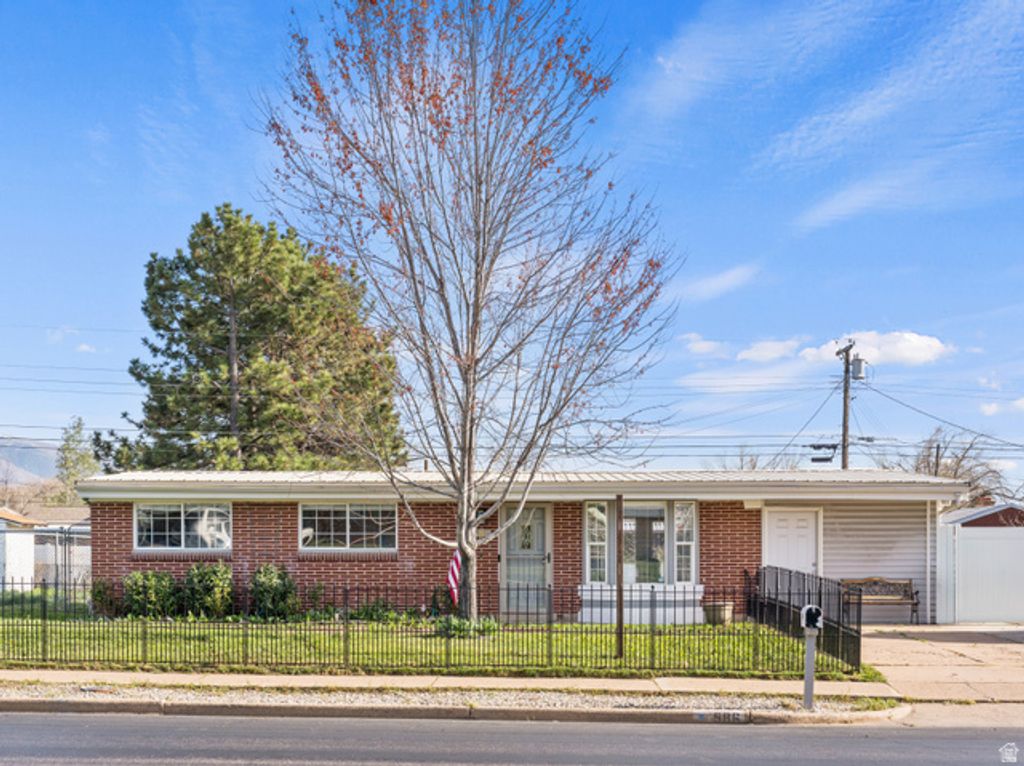 586 E WASATCH DR, Layton, UT 84041