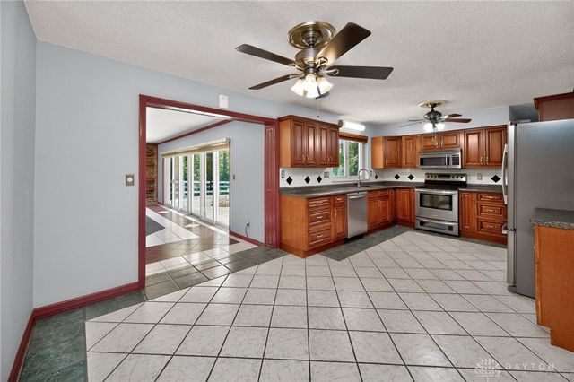 933 Robin Hill Drive, New Richmond, OH 45157